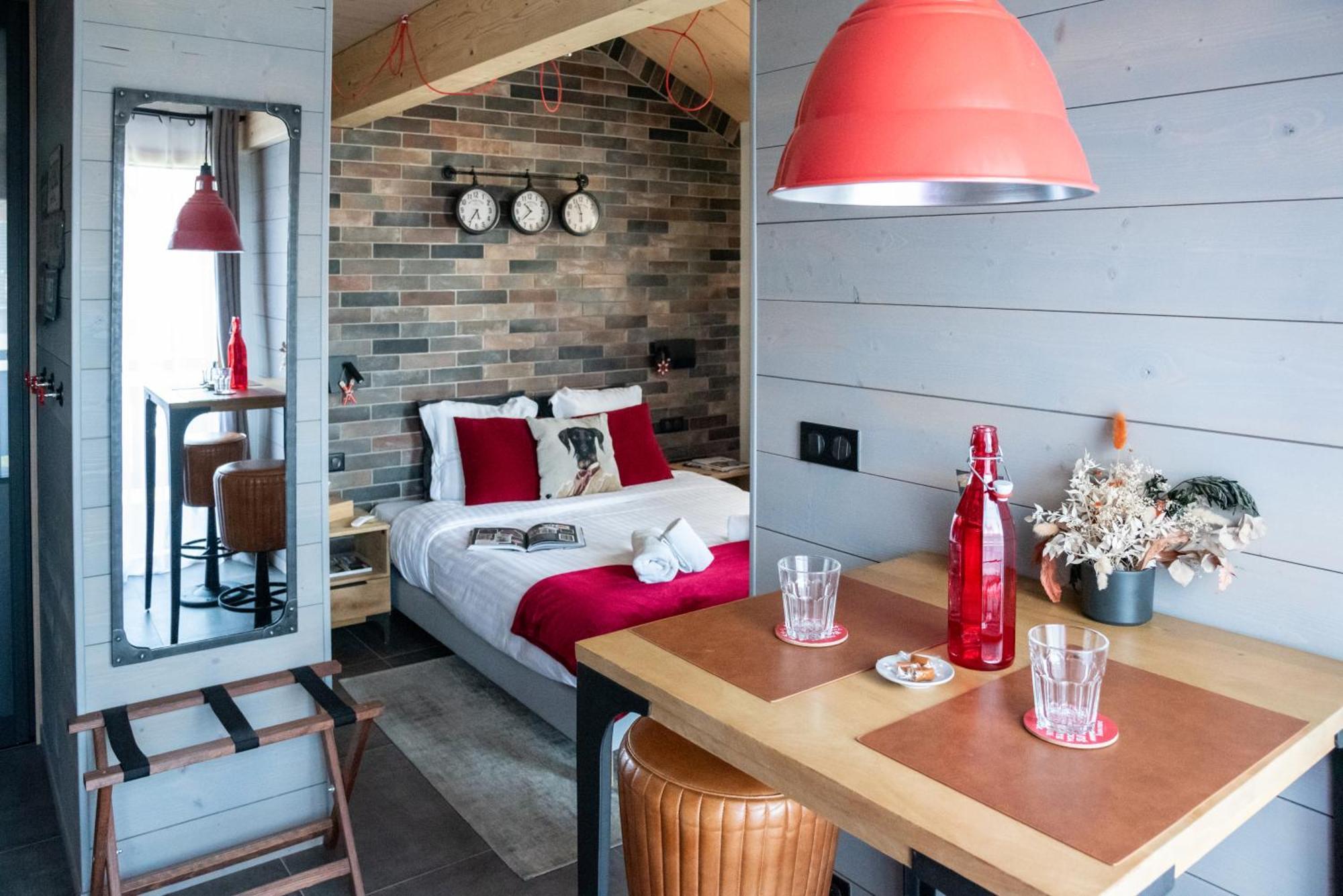 Boutique Hotel - Notre Chalet Les Fourgs Exterior foto